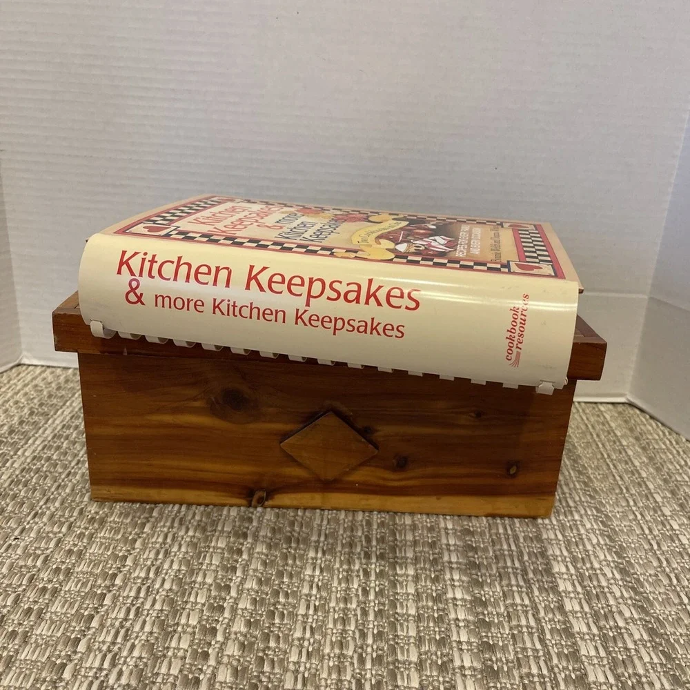 Kitchen Keepsakes & More Cookbook Recipes‎ Original 1983 5th Print